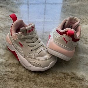 Puma tennis shoe